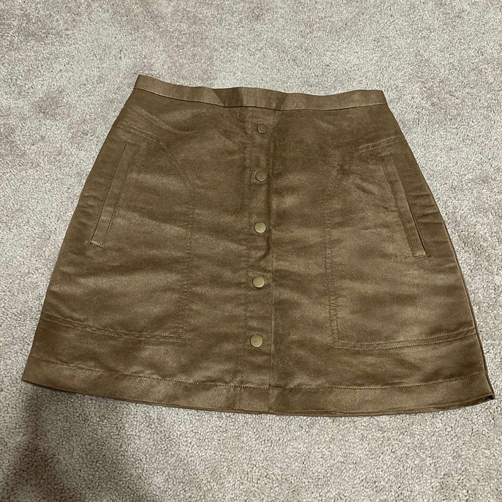 Like new size 6 H&M  light brown skirt